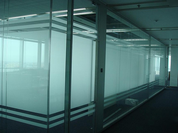 Sand blasting toughened glass for office space